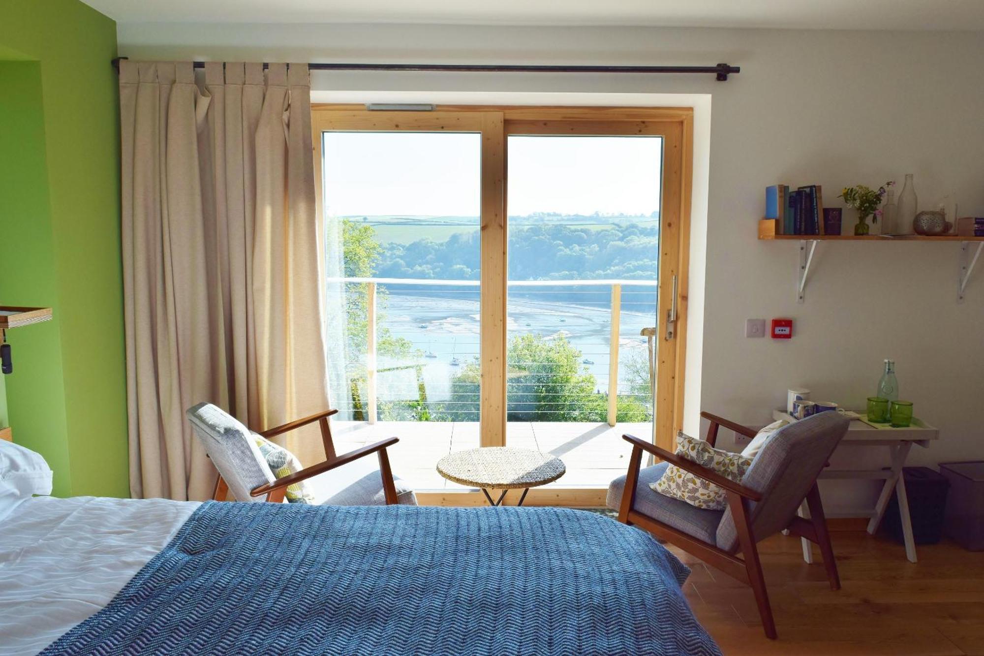 The Sanctuary Cornwall Golant Room photo