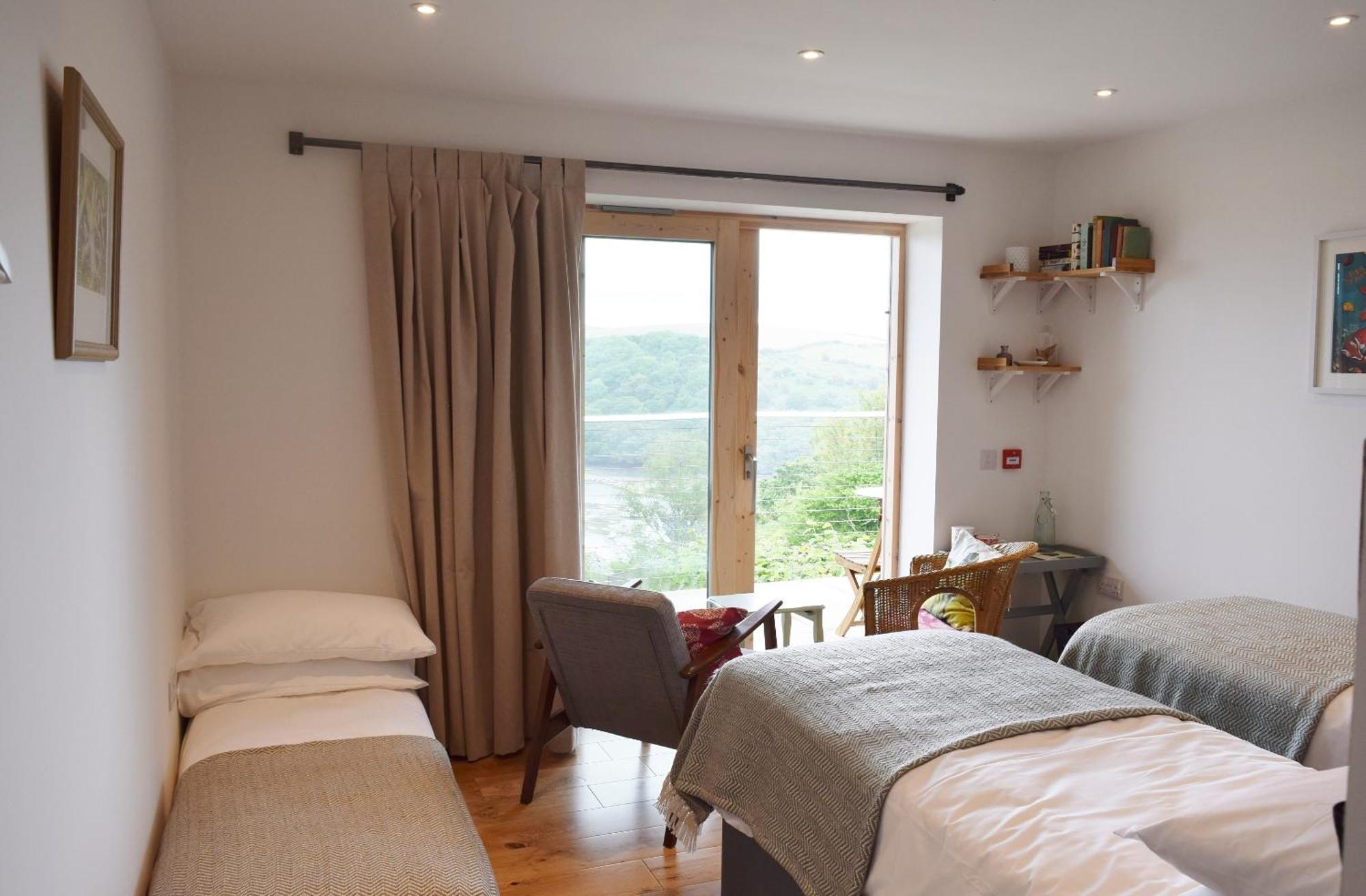 The Sanctuary Cornwall Golant Room photo